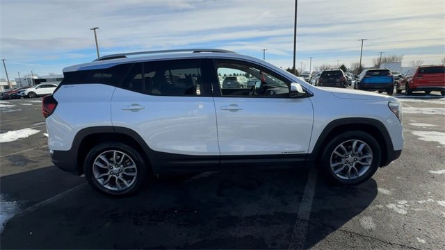 Used 2022 GMC Terrain SLT w/ Infotainment Package II image 9