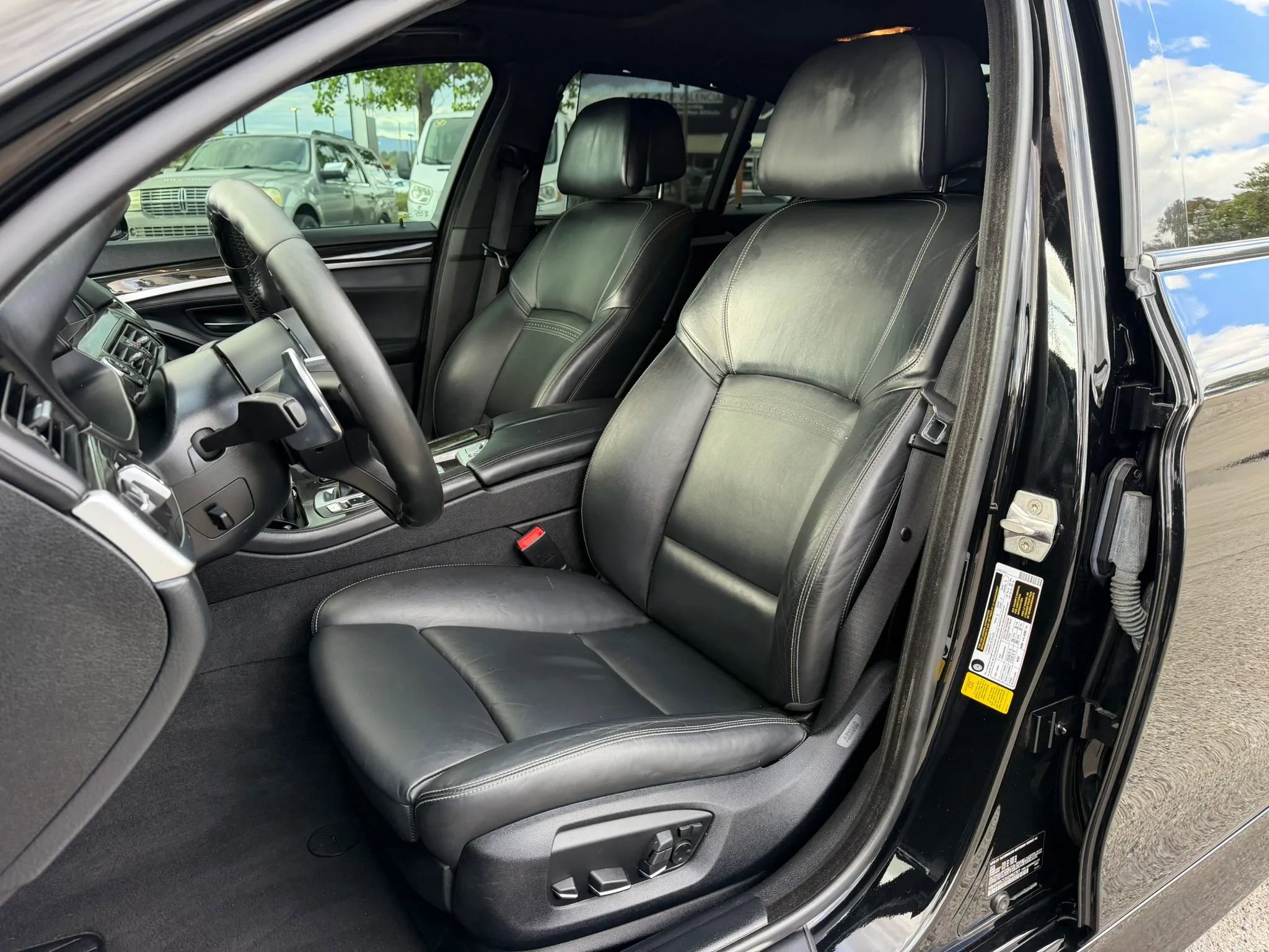 Used 2016 BMW 550i Sedan RWD image 10