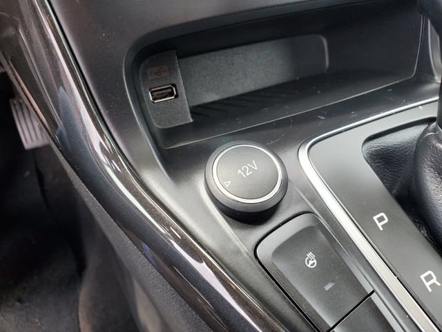 Used 2018 Ford Focus Titanium FWD image 25