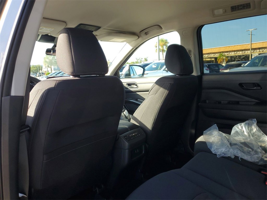 New 2025 Nissan Pathfinder SV w/ Cargo Package image 7