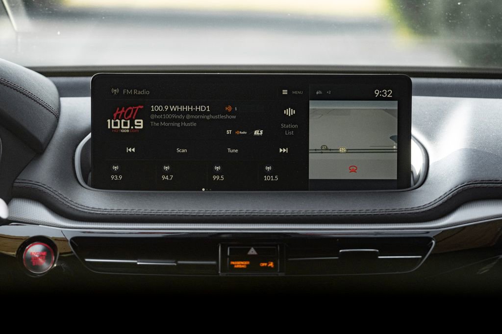 Used 2023 Acura MDX A-Spec image 40