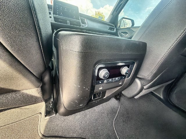Used 2023 Chevrolet Tahoe Z71 w/ Luxury Package AWD/4WD image 20