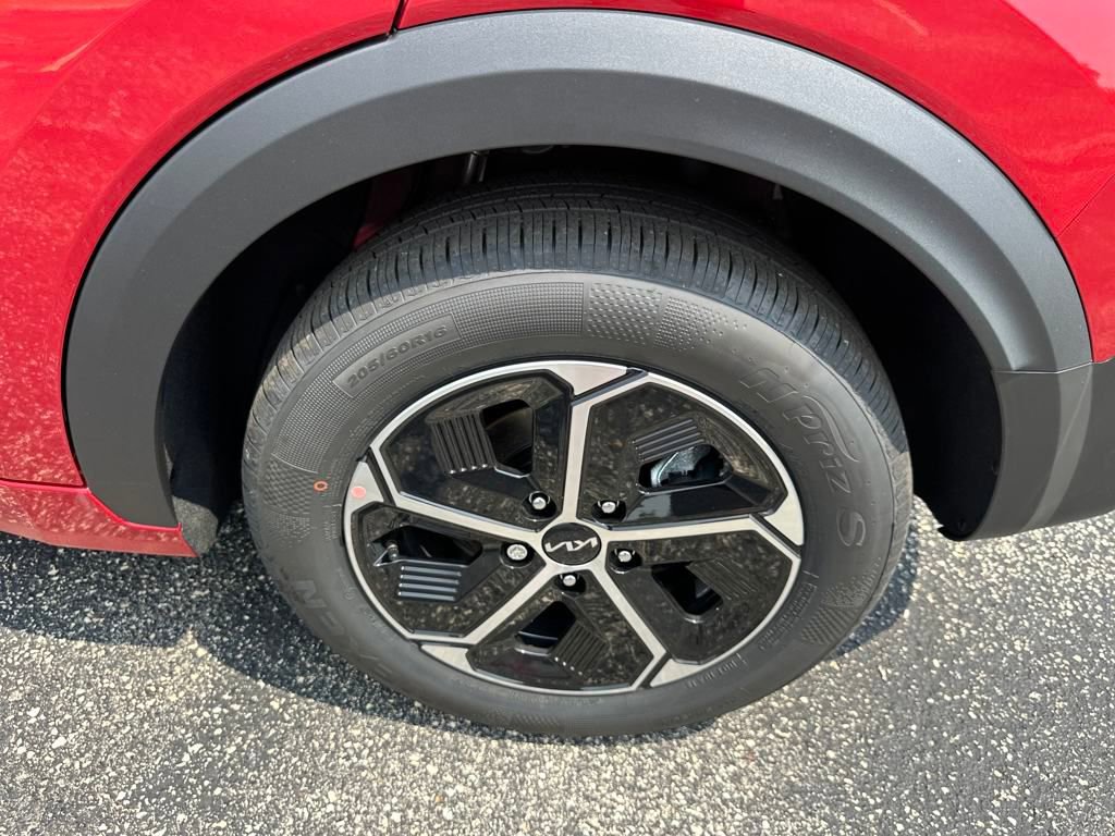 New 2025 Kia Niro EX image 36