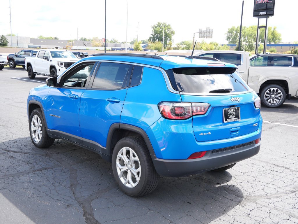 Used 2024 Jeep Compass Latitude AWD/4WD image 6