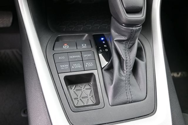 Certified 2023 Toyota RAV4 LE AWD/4WD image 15