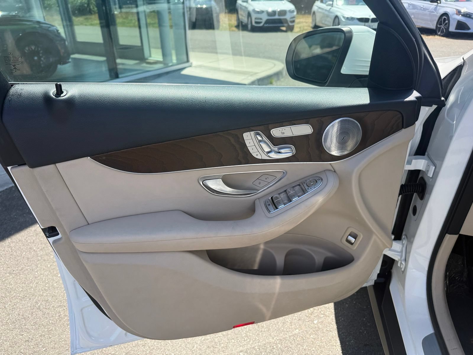 Used 2019 Mercedes-Benz GLC 300 4MATIC image 16