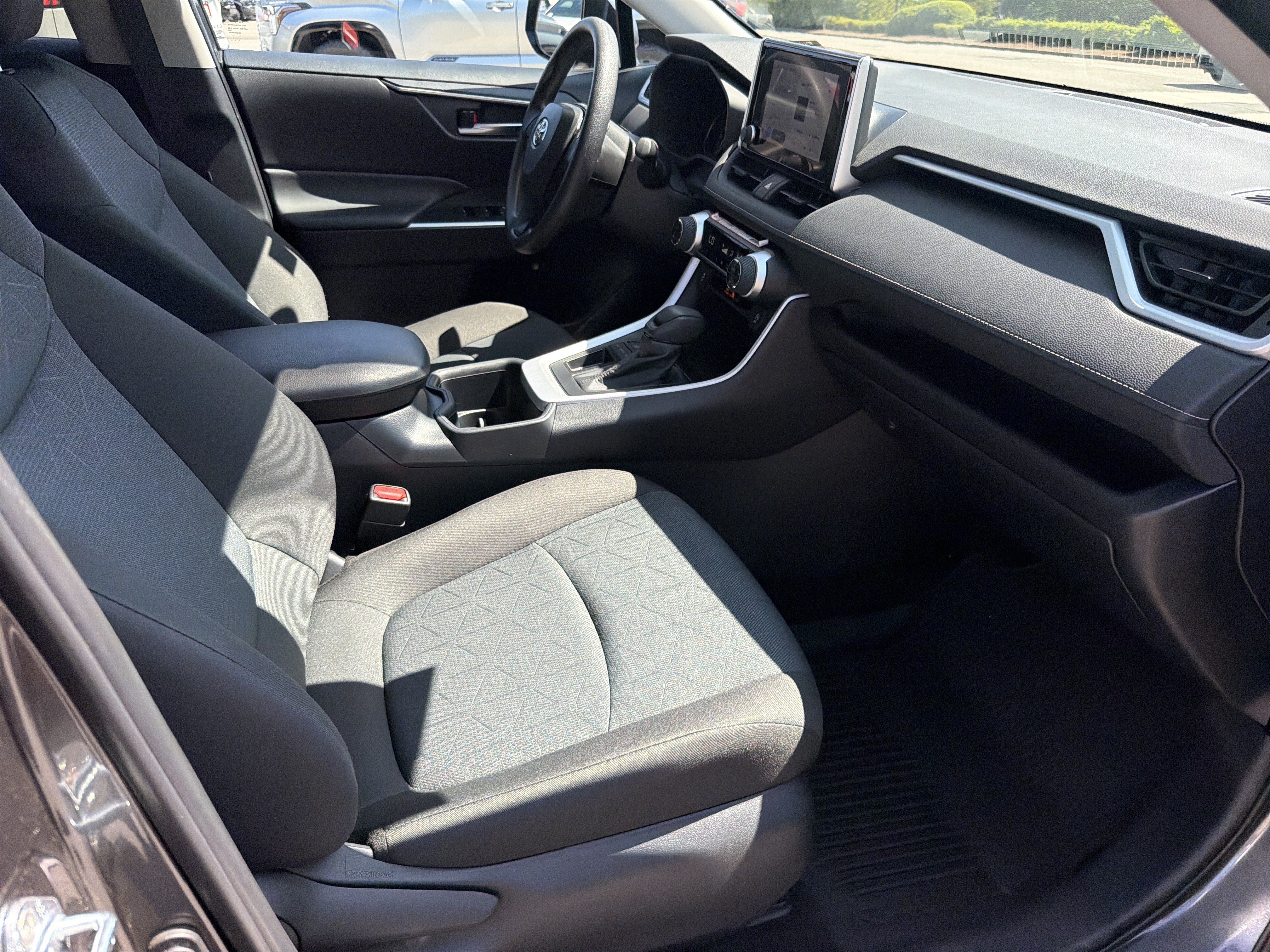 Certified 2025 Toyota RAV4 XLE w/ Convenience Package FWD image 22