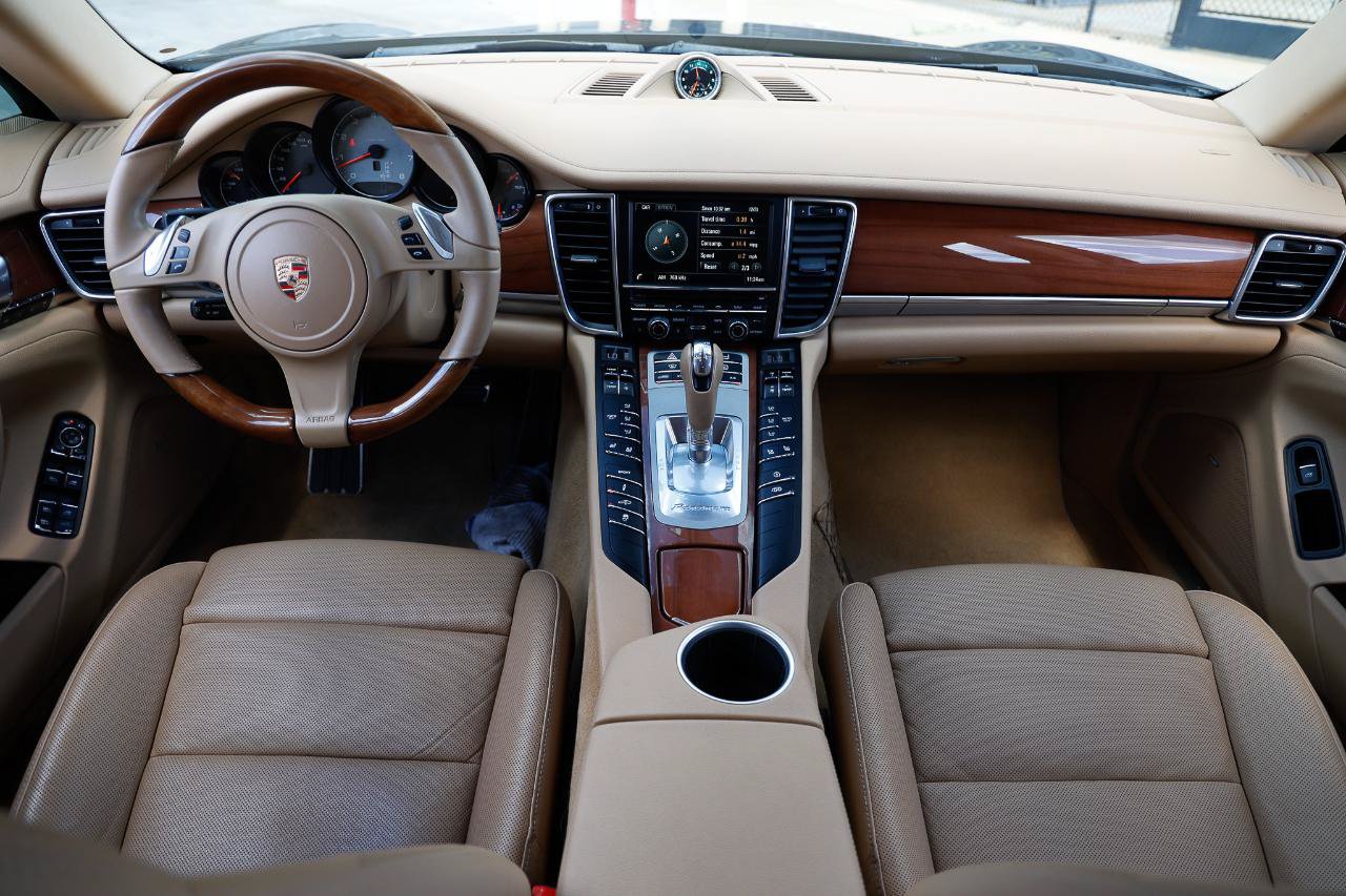 Used 2014 Porsche Panamera S RWD image 2