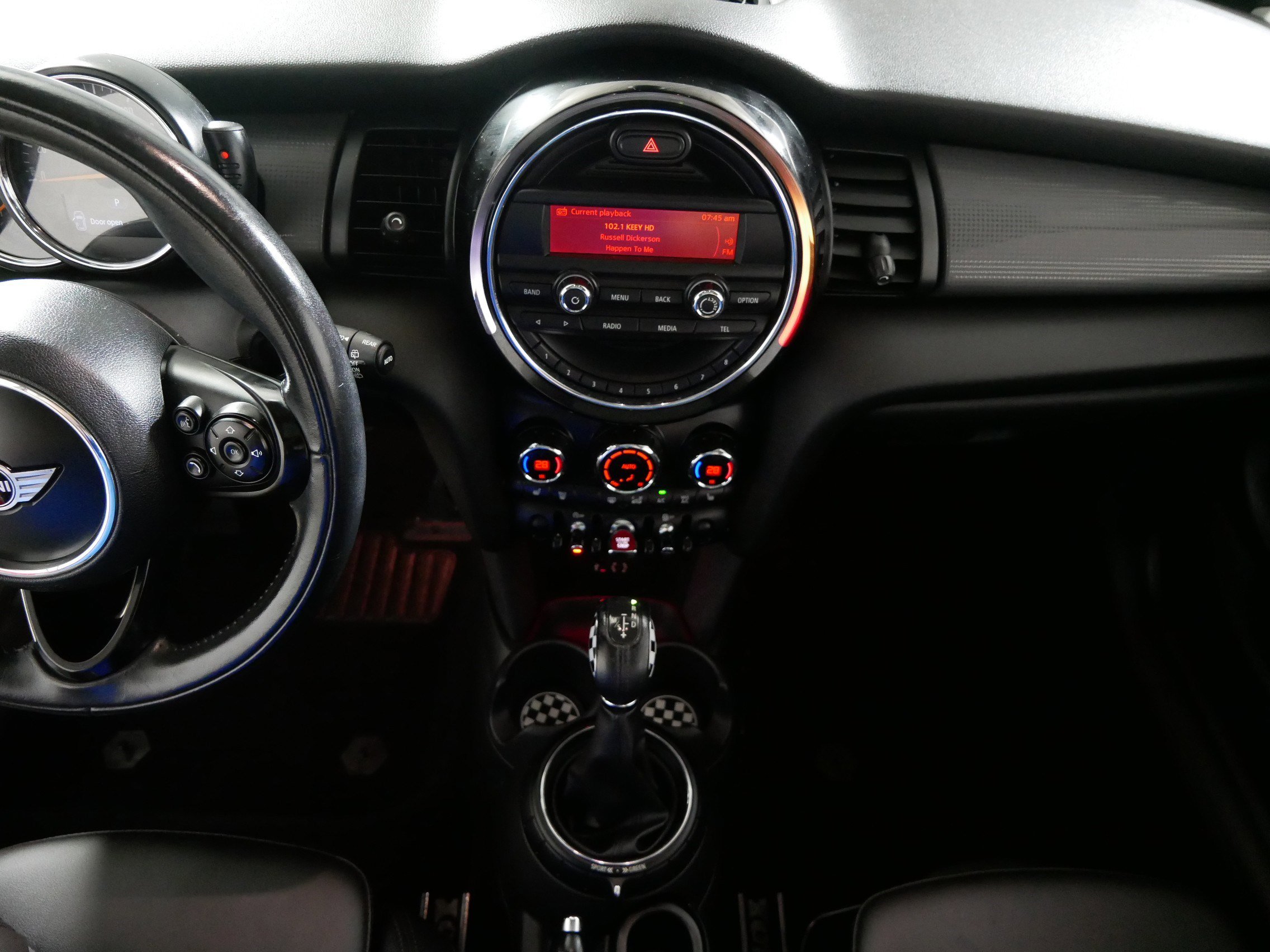 Used 2015 MINI Cooper 2-Door Hardtop image 10