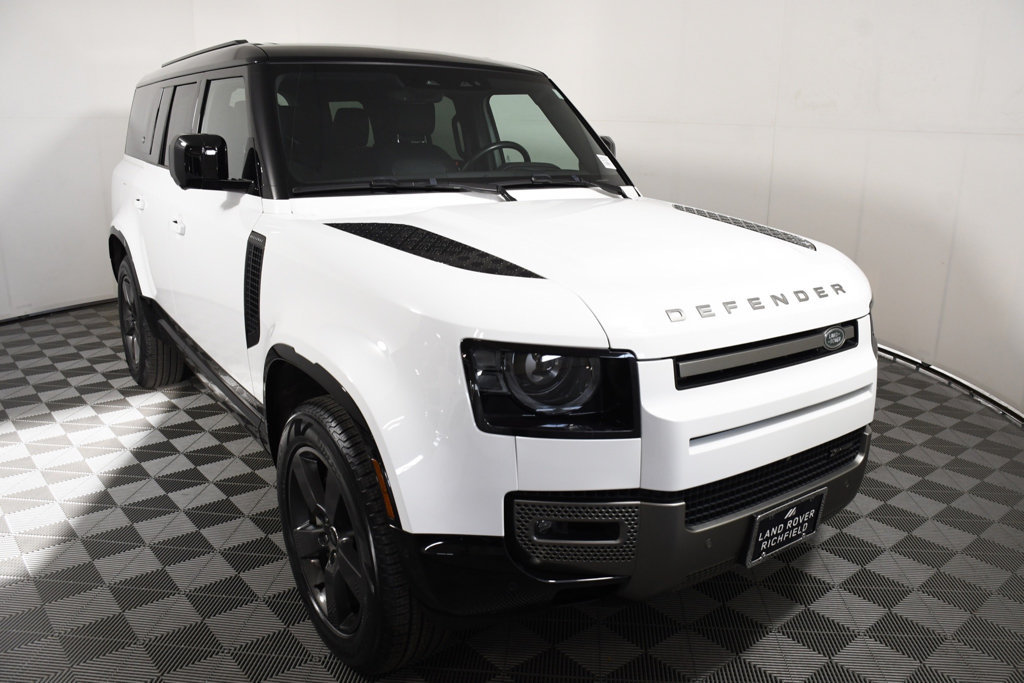 Used 2023 Land Rover Defender 130 X-Dynamic SE AWD/4WD image 9