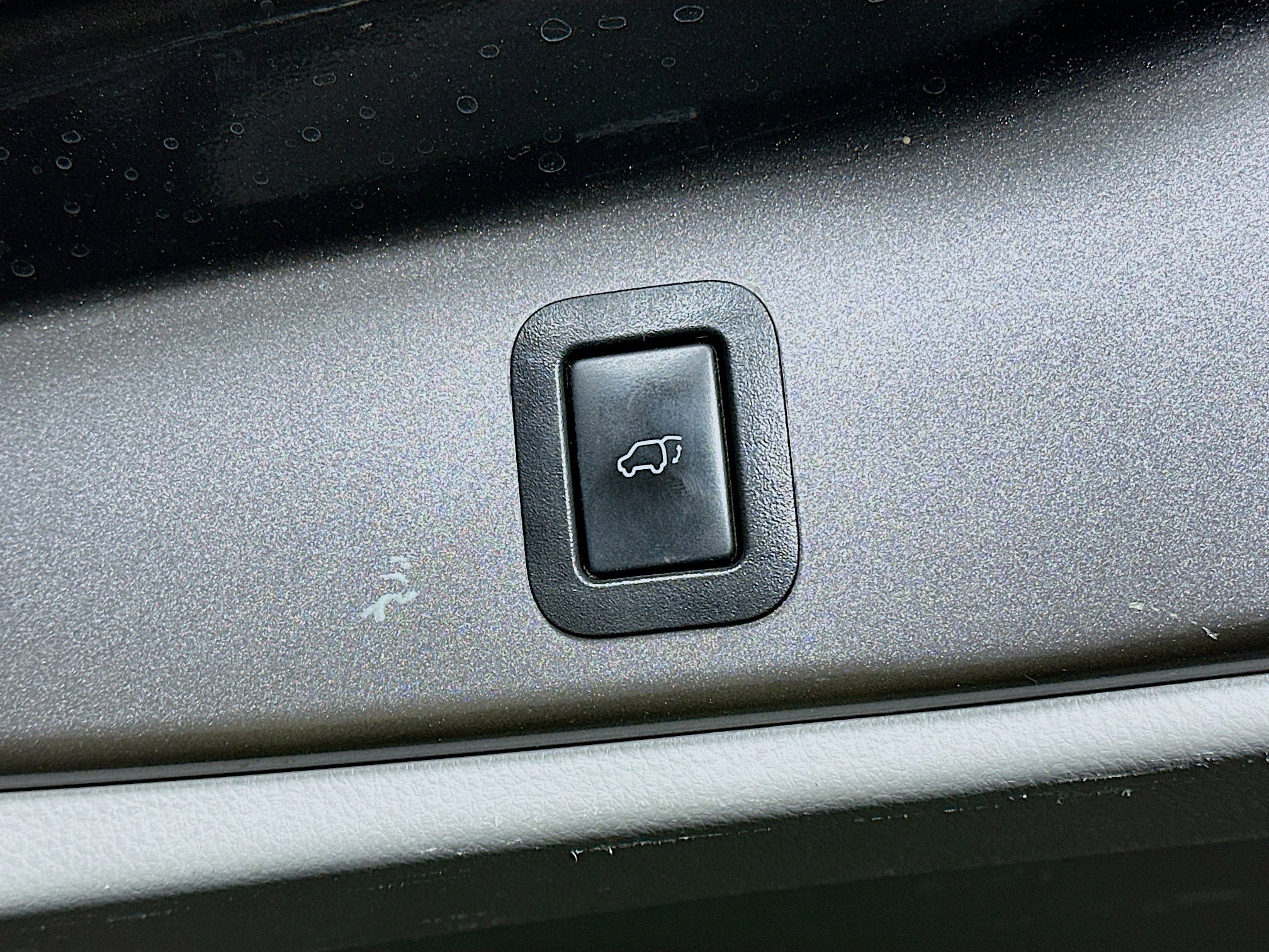 Used 2019 Toyota Highlander XLE FWD image 32