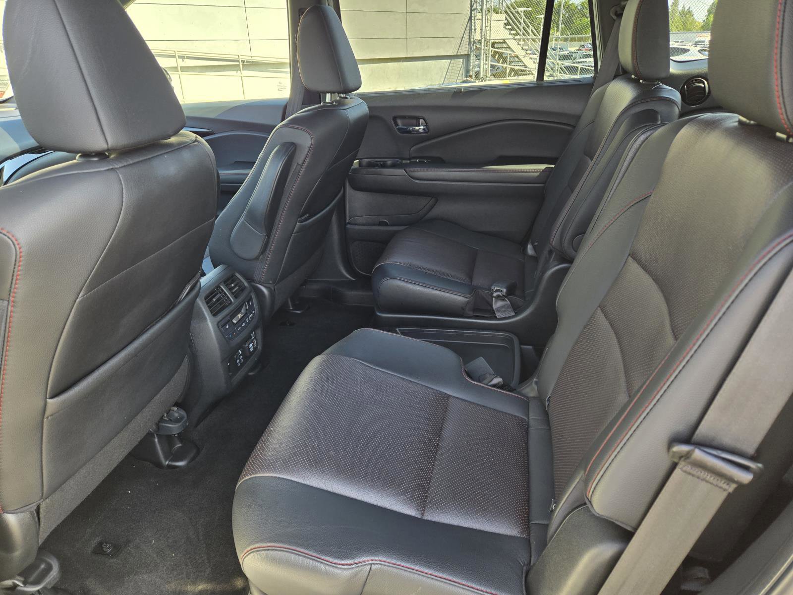 Used 2022 Honda Pilot Black Edition image 26