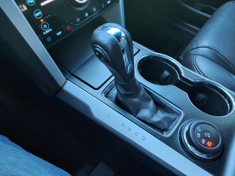 Used 2015 Ford Explorer Limited image 20