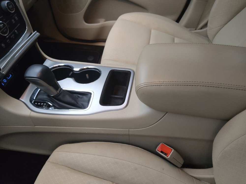 Used 2019 Jeep Grand Cherokee Laredo image 26