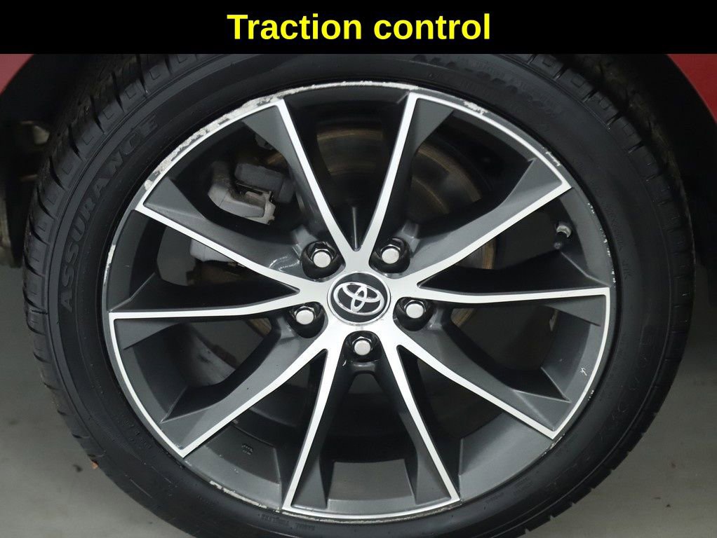 Used 2015 Toyota Camry XSE image 12