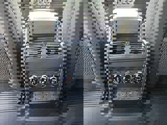 Used 2025 Land Rover Defender 110 V8 image 18