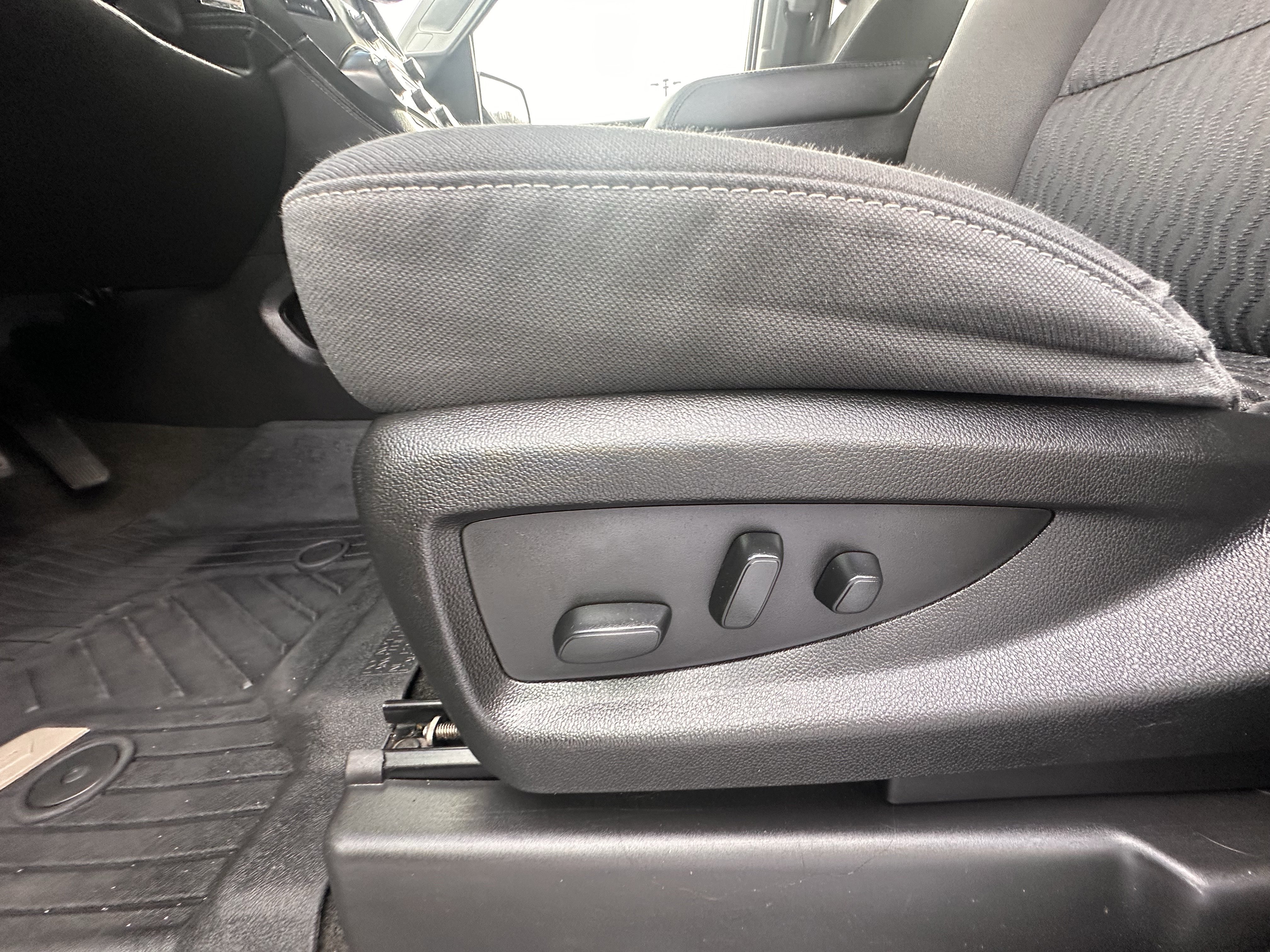 Used 2018 Chevrolet Tahoe LS w/ All-Season Package image 8