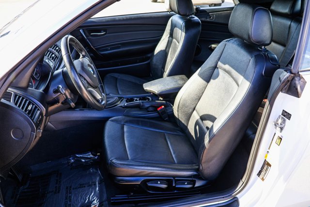 Used 2011 BMW 128i Convertible image 11