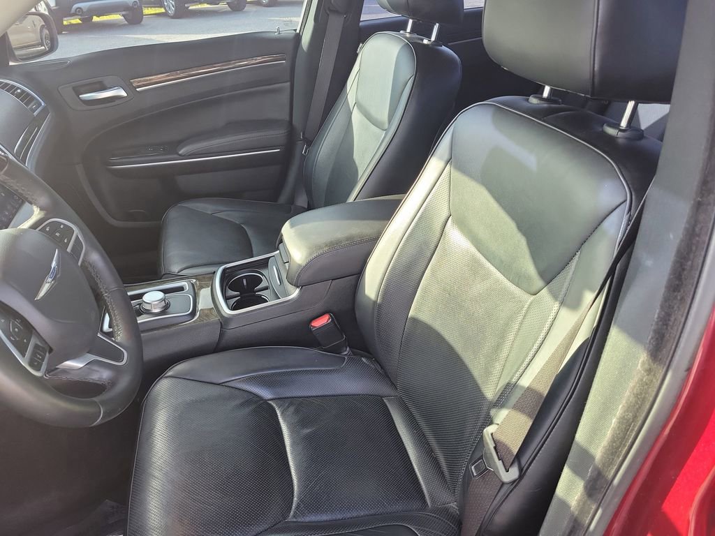 Used 2019 Chrysler 300 Limited image 18