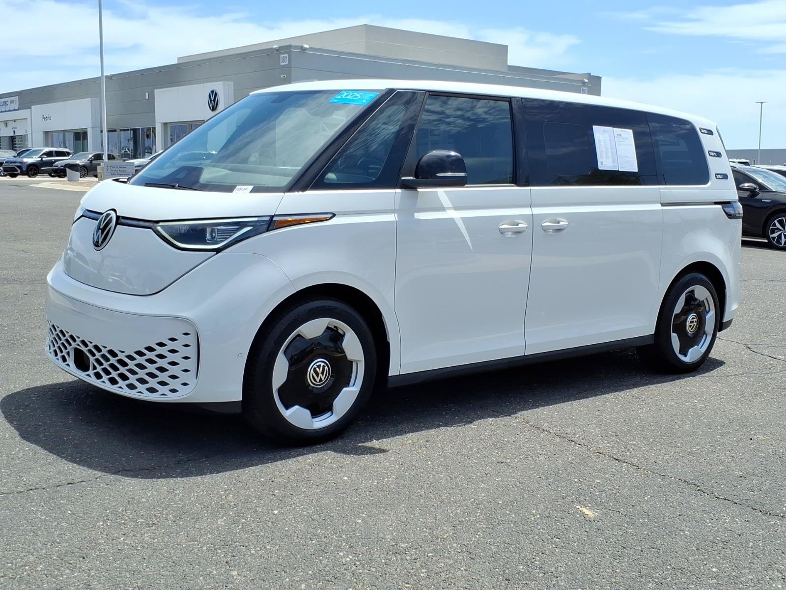 Certified 2025 Volkswagen ID. Buzz Pro S RWD image 3