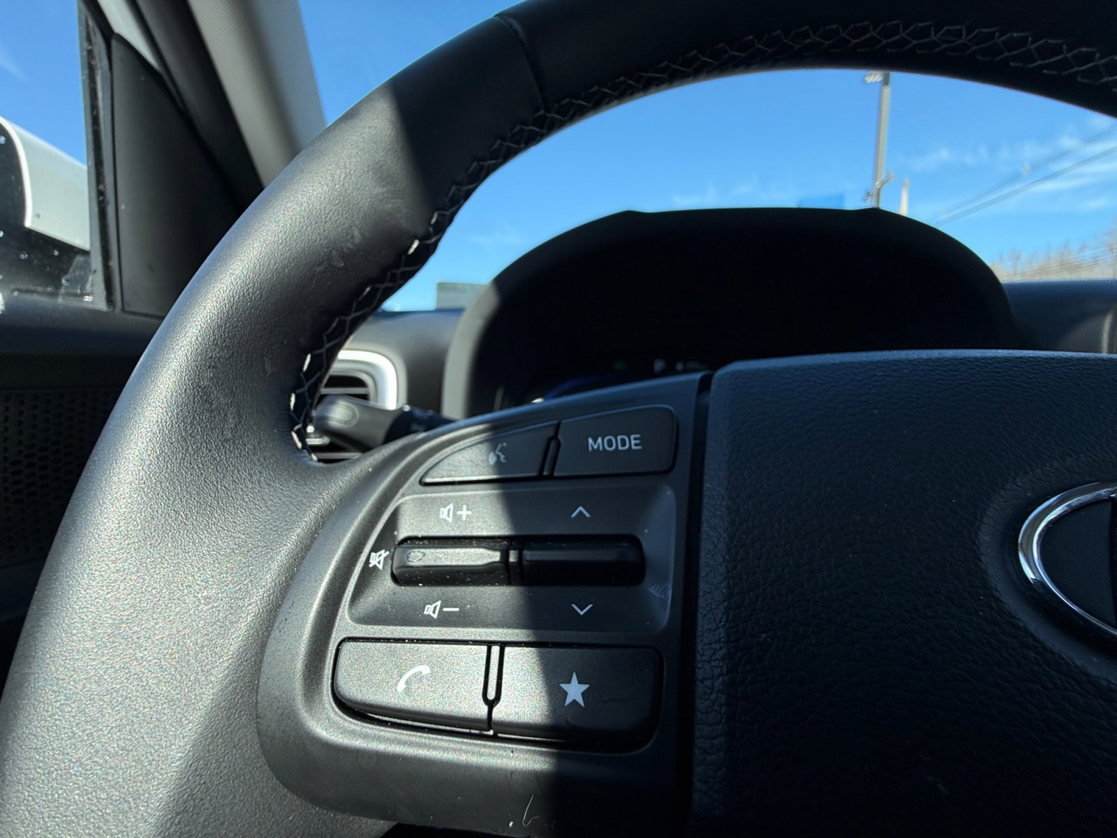 New 2025 Hyundai Venue SEL image 19