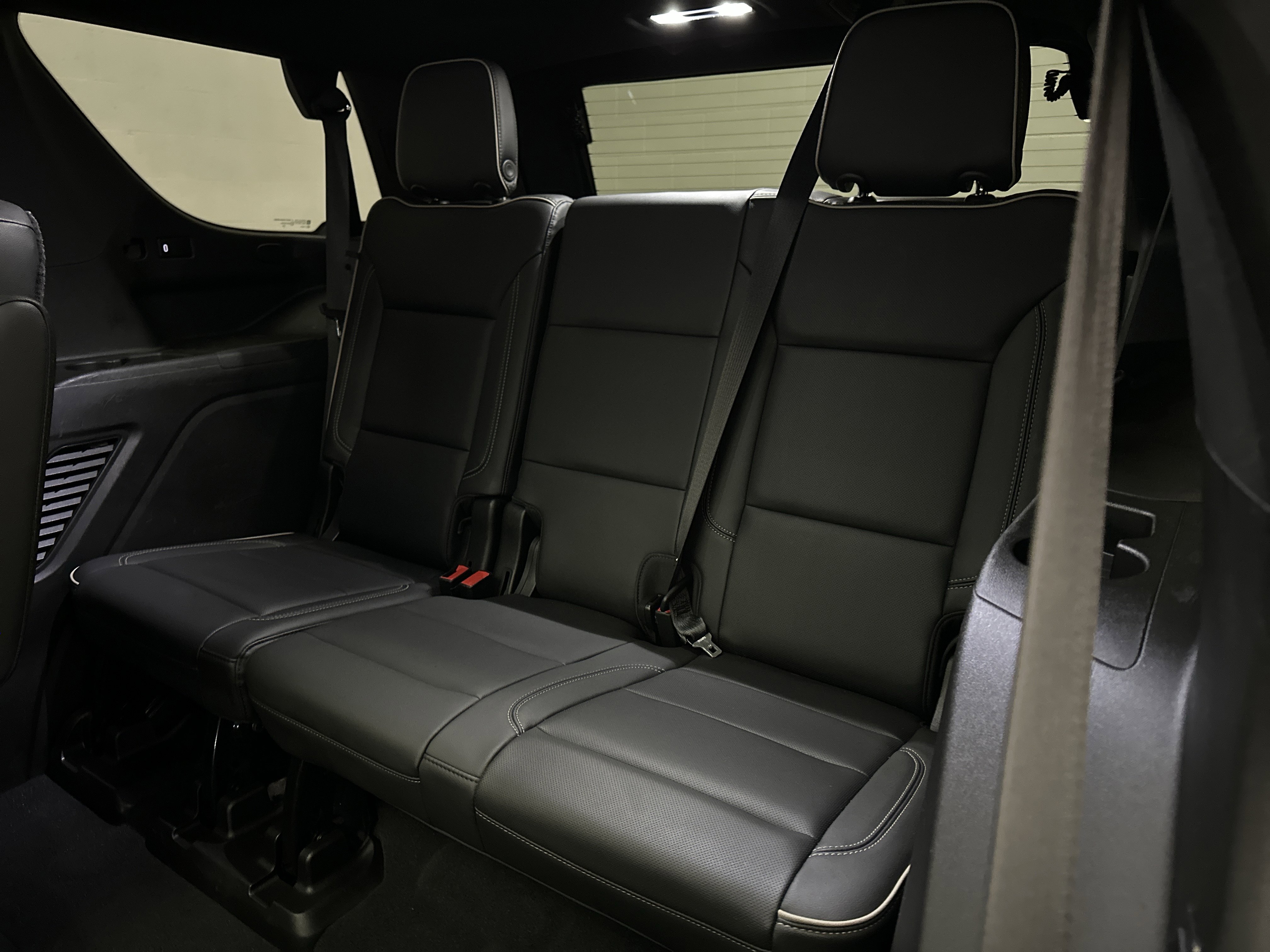 Used 2021 Chevrolet Tahoe Premier w/ Premium Package image 26