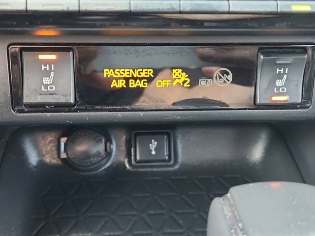 Used 2021 Toyota RAV4 SE image 29