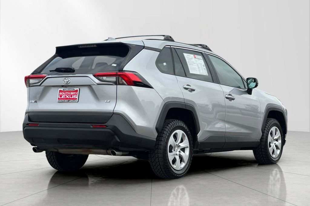 Used 2021 Toyota RAV4 LE FWD image 6