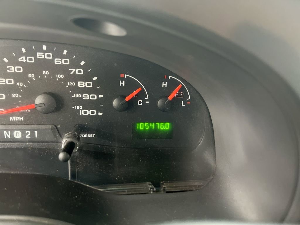 Used 2006 Ford E-250 and Econoline 250 image 13