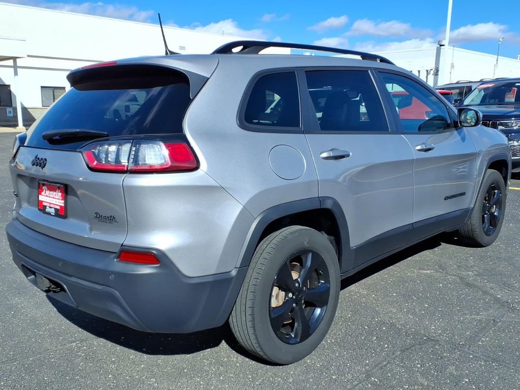 Used 2020 Jeep Cherokee Latitude Plus image 3