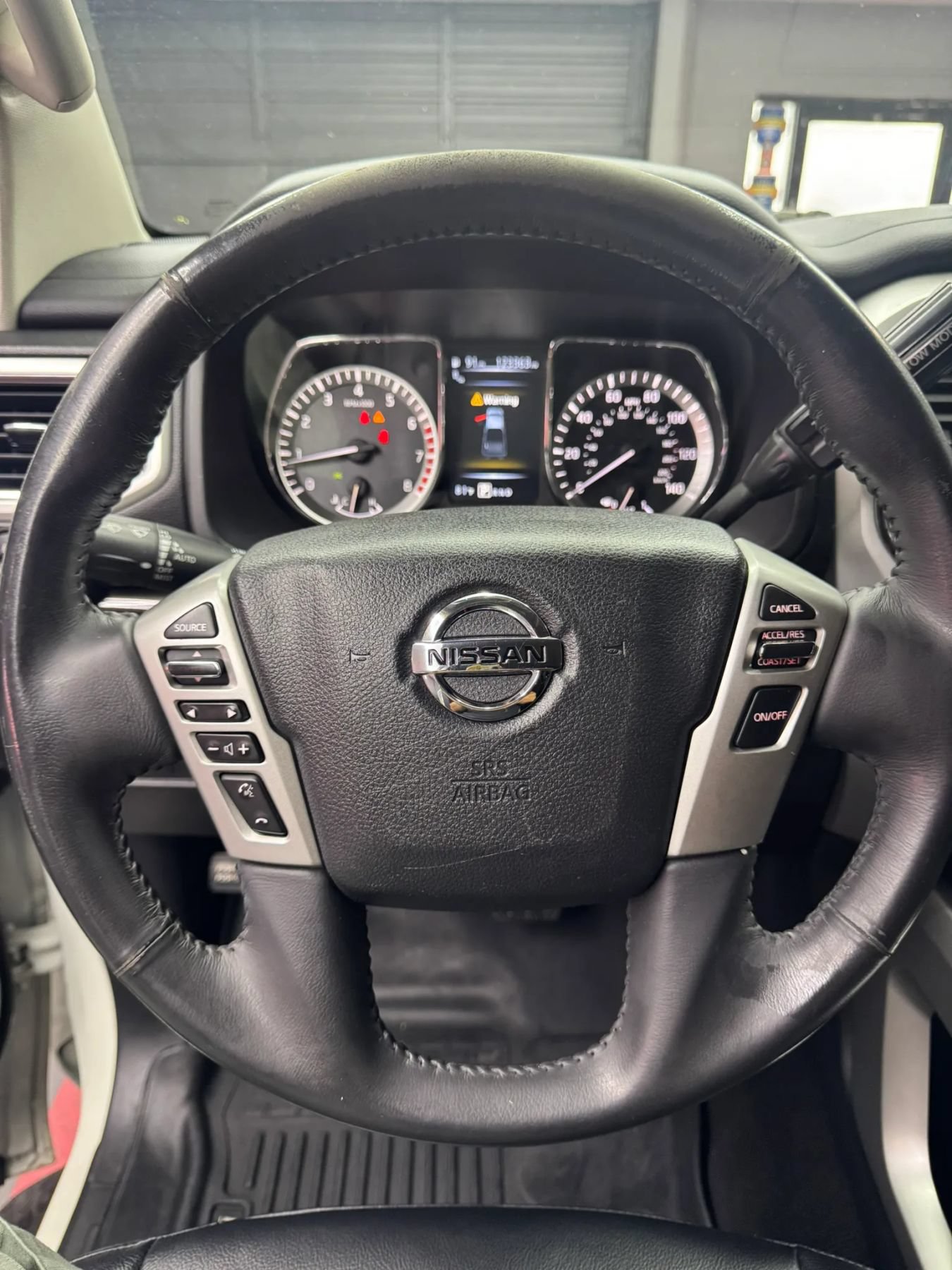 Used 2017 Nissan Titan SV RWD image 28