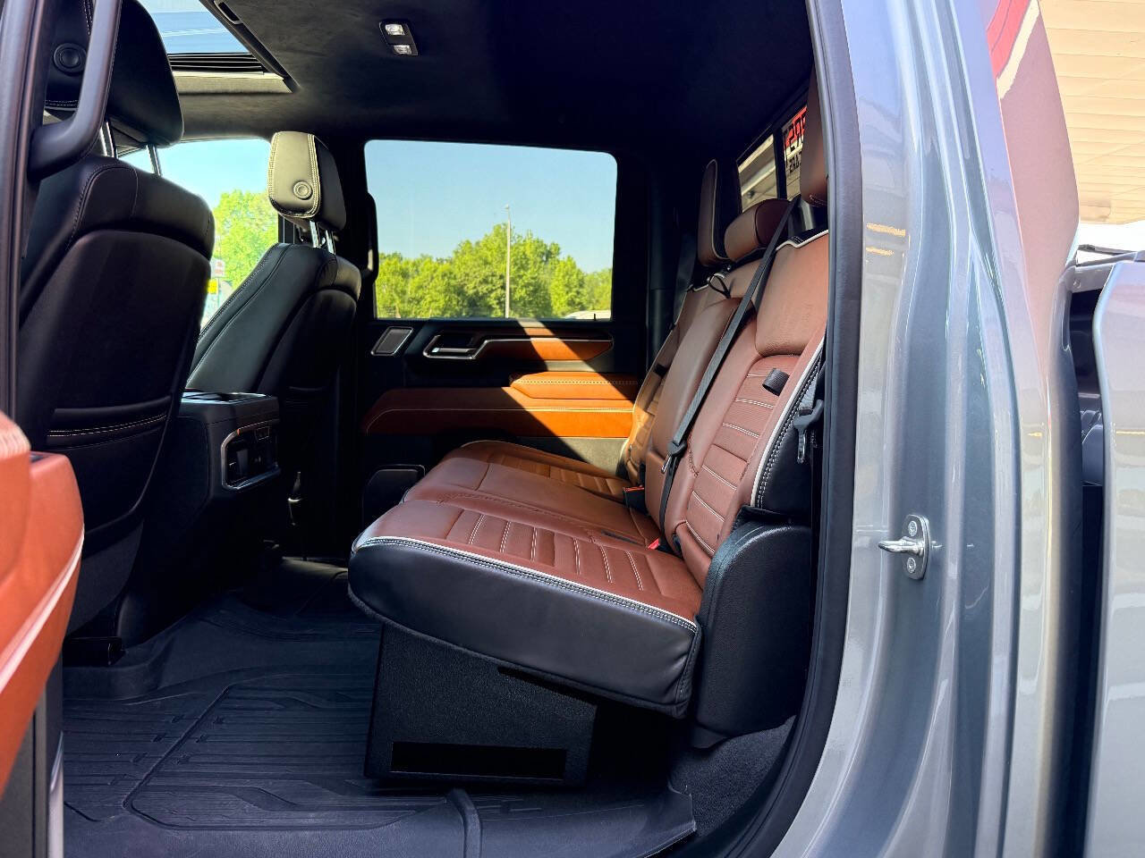 Used 2024 GMC Sierra 3500 Denali Ultimate AWD/4WD image 38
