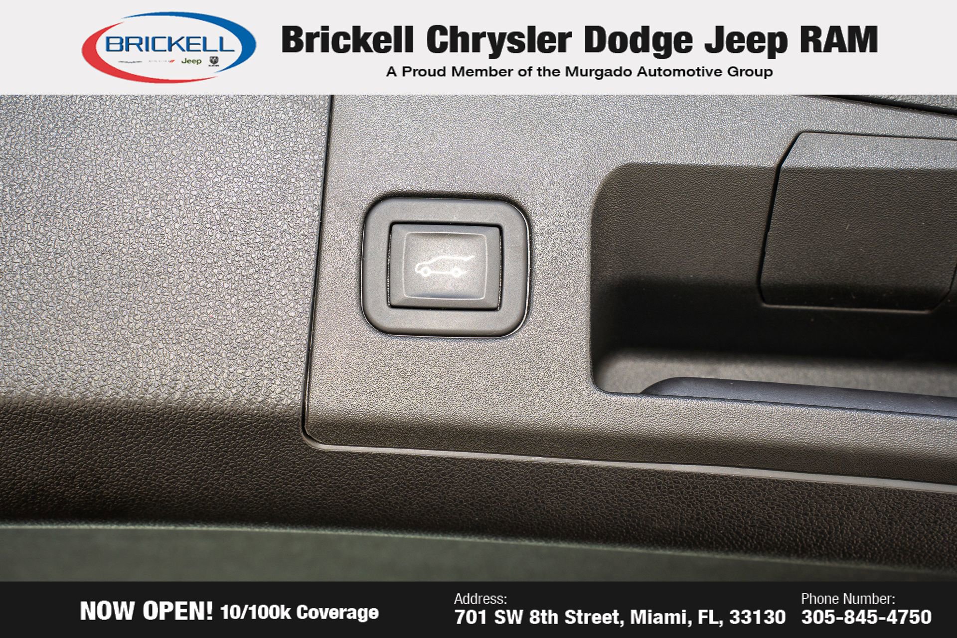 Used 2025 Cadillac XT4 Premium Luxury image 10