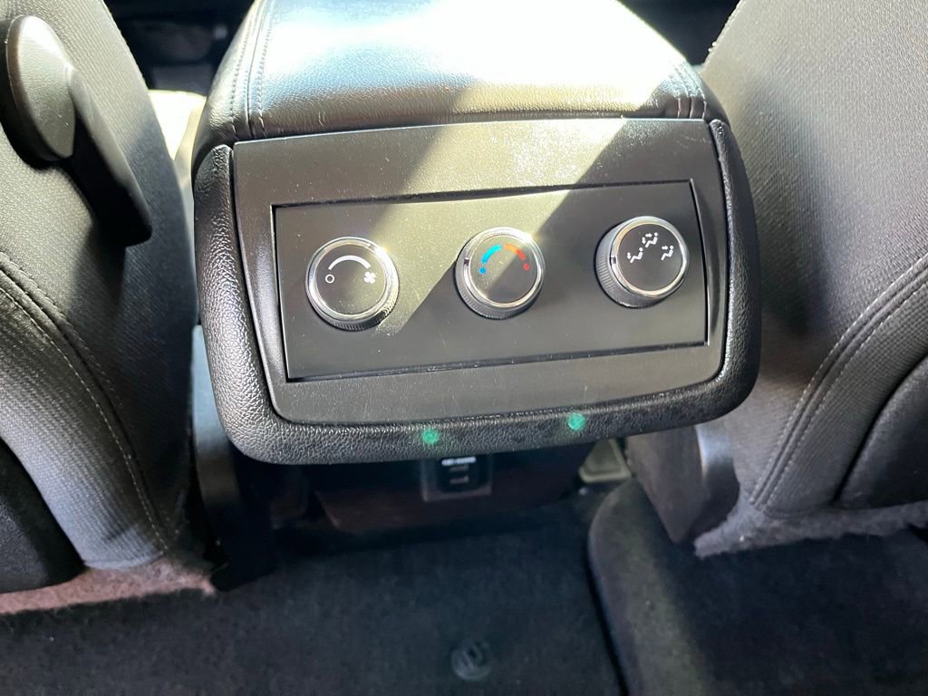 Used 2016 GMC Acadia SLE image 24