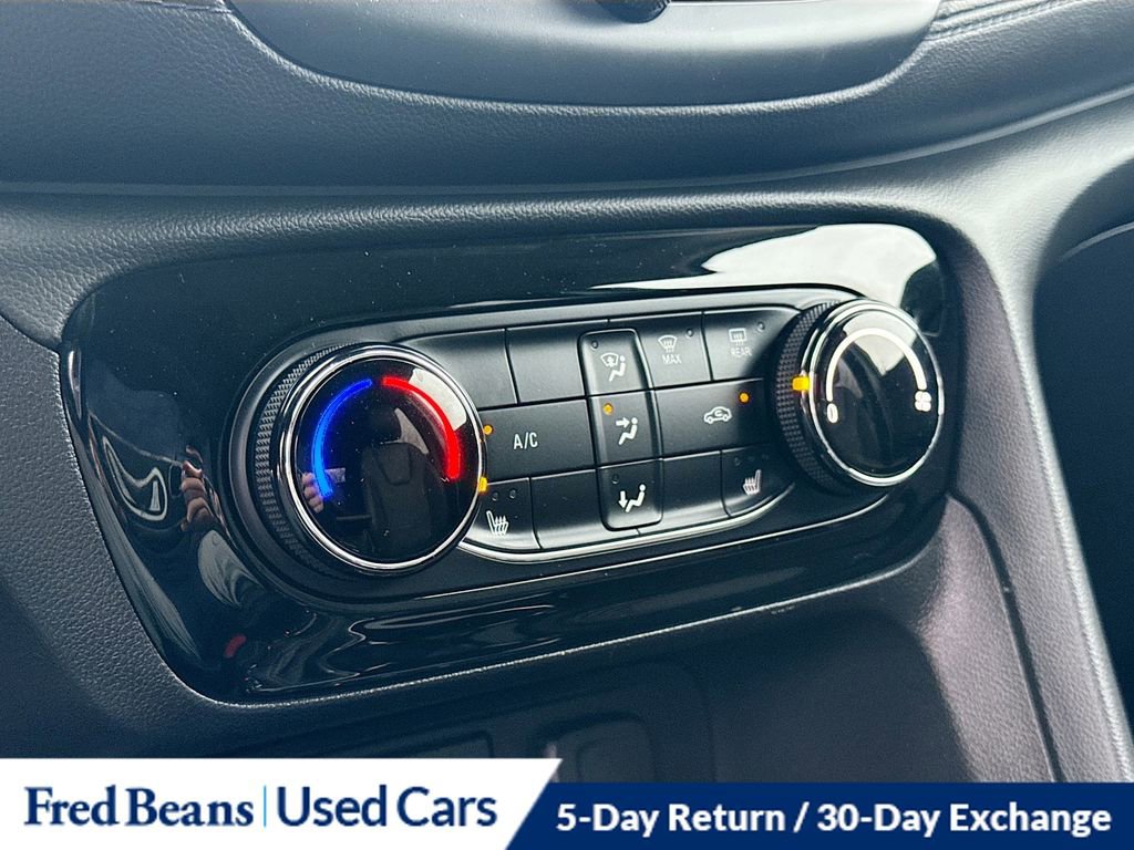 Used 2022 Buick Encore GX Preferred w/ Cold Weather Comfort Package image 17