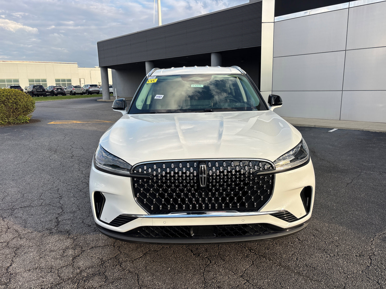 New 2026 Lincoln Aviator AWD image 2