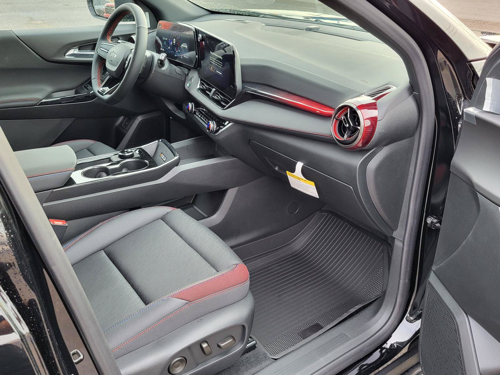 New 2026 Chevrolet Equinox RS w/ Convenience Package III FWD image 9