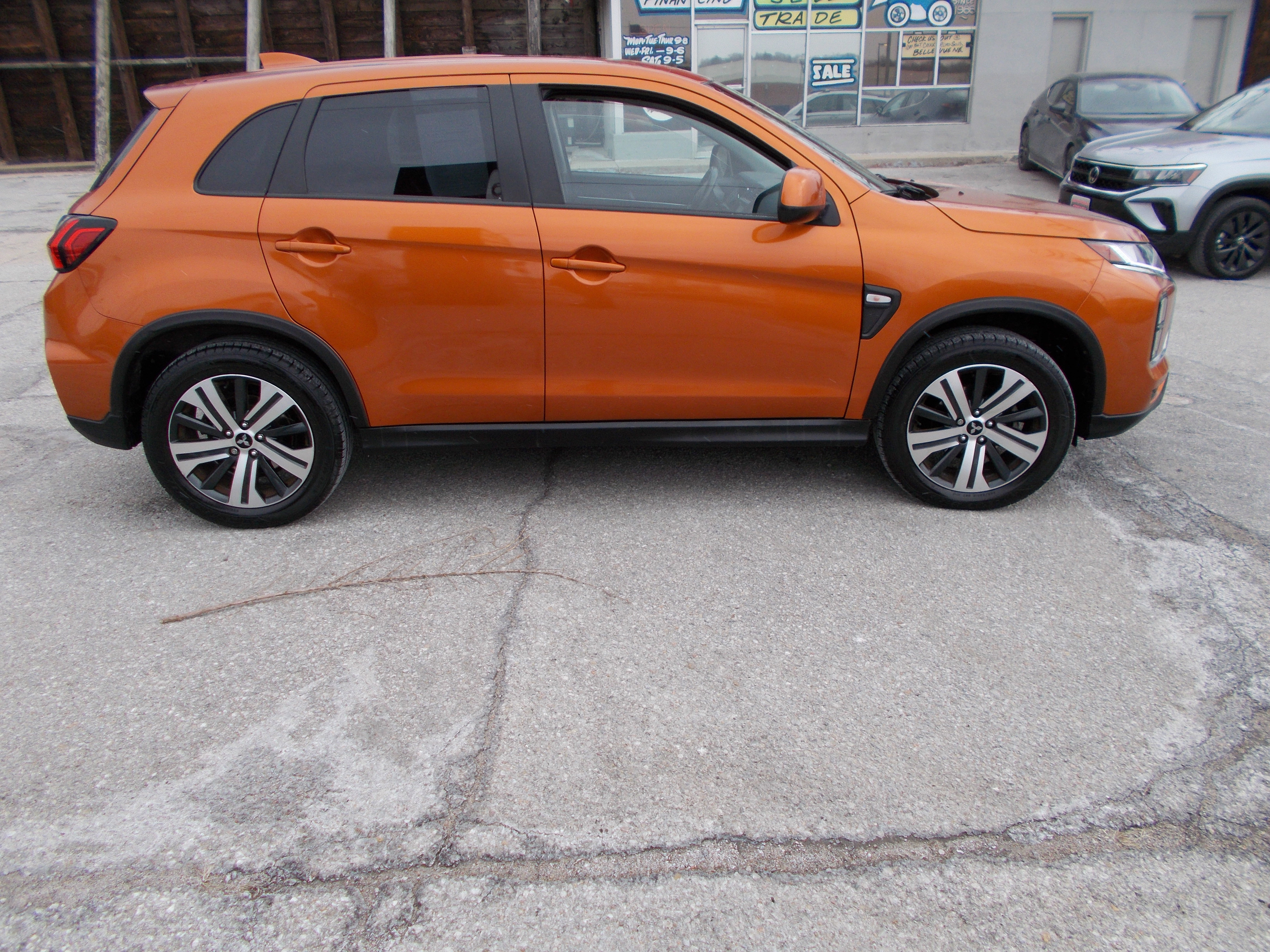 Used 2023 Mitsubishi Outlander Sport SE image 4