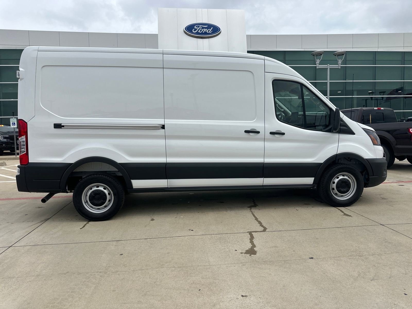 New 2026 Ford Transit 250 148 Medium Roof w/ Load Area Protection Package image 6