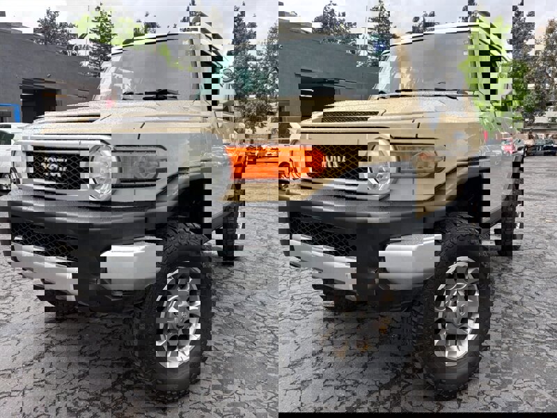 Used 2011 Toyota FJ Cruiser 4WD w/ Upgrade Pkg image 8