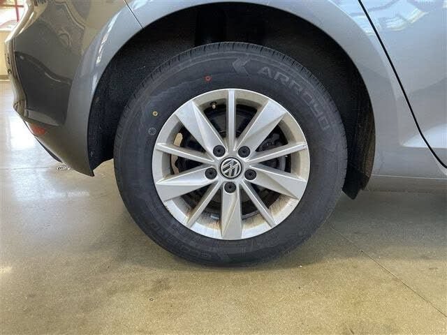 Used 2016 Volkswagen Golf S FWD image 10
