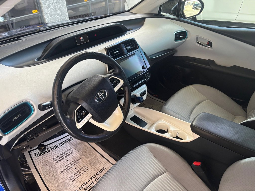 Used 2016 Toyota Prius Four image 7