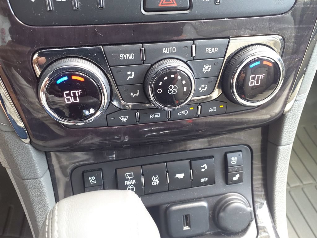 Used 2017 Buick Enclave Premium w/ Experience Buick Package FWD image 30