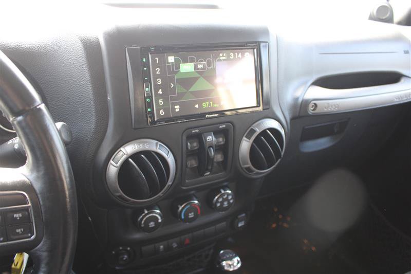 Used 2013 Jeep Wrangler Unlimited Sport AWD/4WD image 16