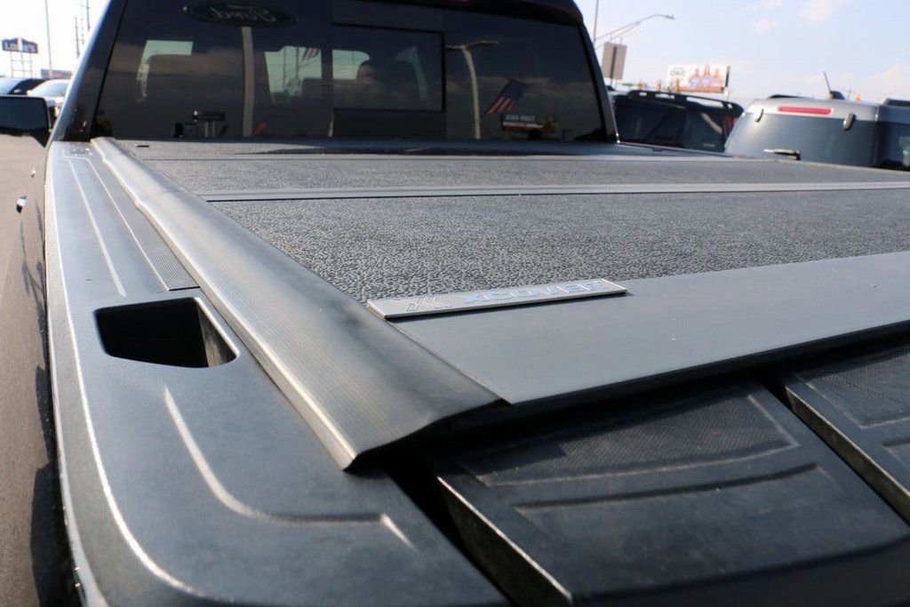 Used 2023 GMC Sierra 1500 AT4 w/ Technology Package image 9