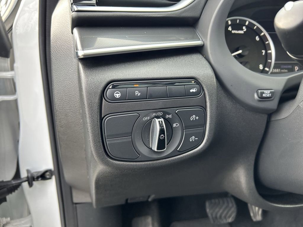 Certified 2025 INFINITI QX50 Luxe image 17