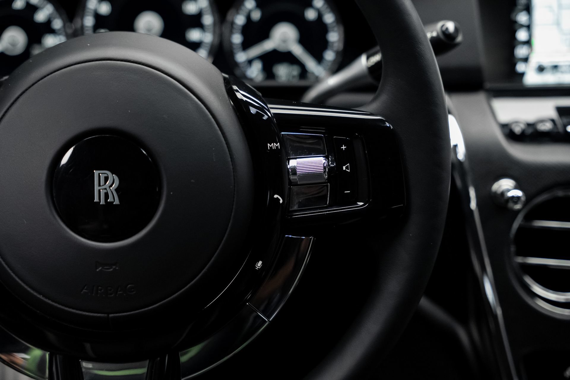Used 2024 Rolls-Royce Cullinan w/ Cullinan Package AWD/4WD image 47