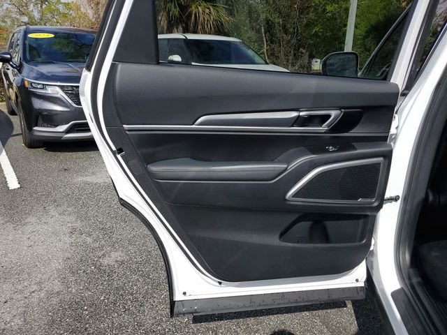 Certified 2022 Kia Telluride LX image 13