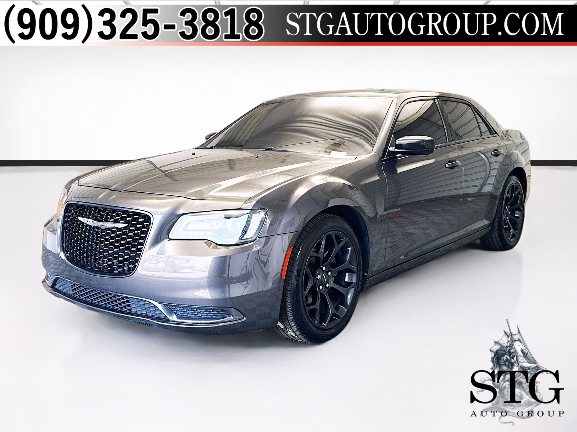 Used 2020 Chrysler 300 Touring w/ Sport Appearance Package image 1