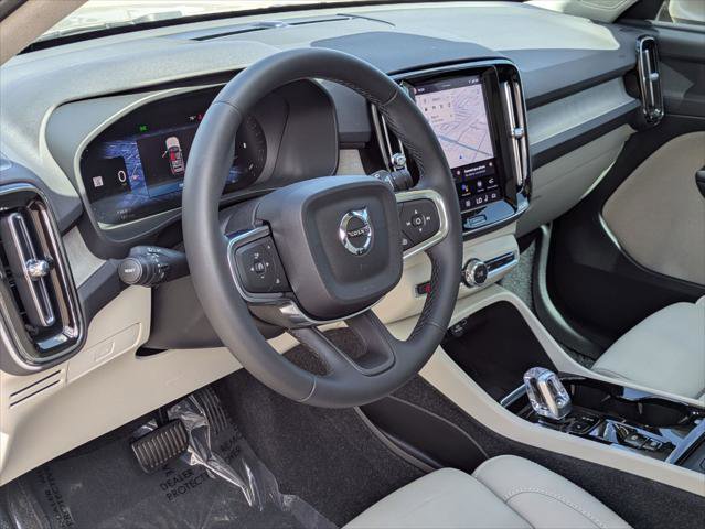 Used 2023 Volvo XC40 B5 Plus w/ Driver Assist Package AWD/4WD image 12